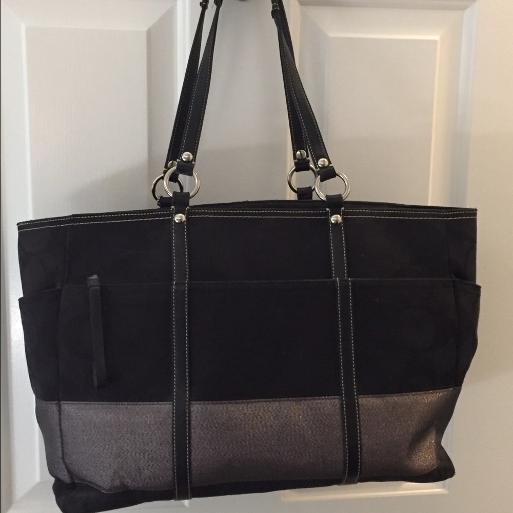 Authentic Coach handbag (large) - Picture 2 of 4